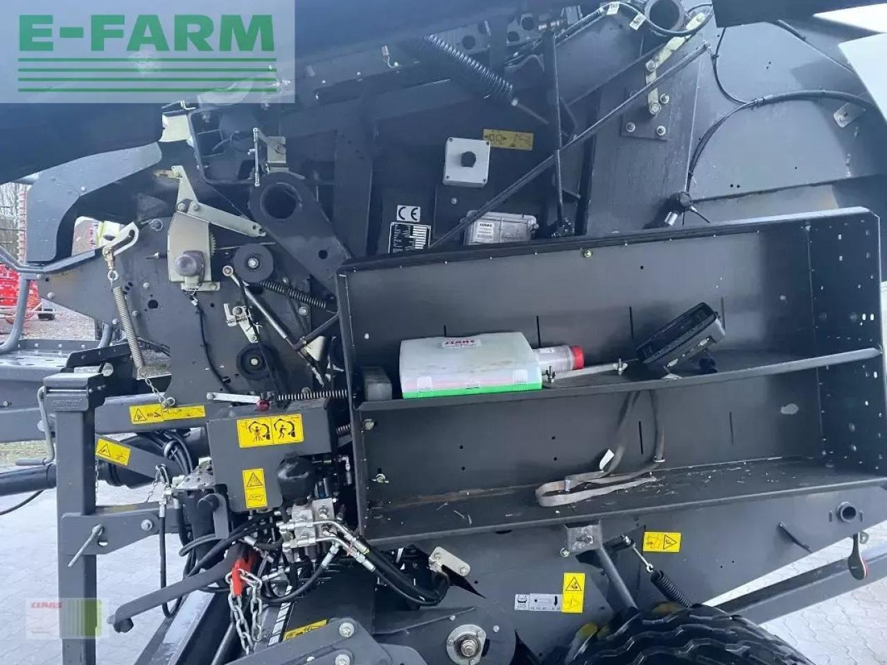 CLAAS variant 385 rc pro (inkl. 1 satz neuen endlosriemen) - Square baler: picture 4 CLAAS variant 385 rc pro (inkl. 1 satz neuen endlosriemen) - Square baler: picture 4