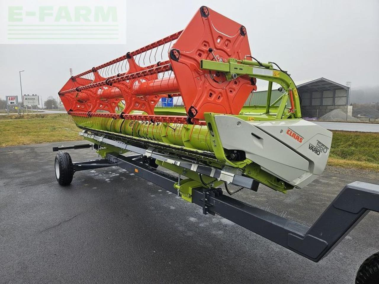 CLAAS vario 560 + rapstrenner + transportwagen - Grain header: picture 2 CLAAS vario 560 + rapstrenner + transportwagen - Grain header: picture 2