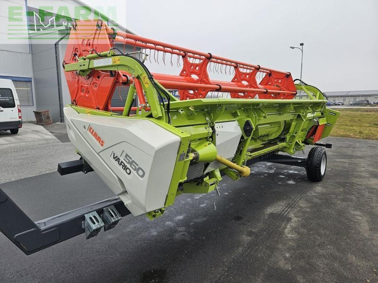 CLAAS vario 560 + rapstrenner + transportwagen - Grain header: picture 1 CLAAS vario 560 + rapstrenner + transportwagen - Grain header: picture 1