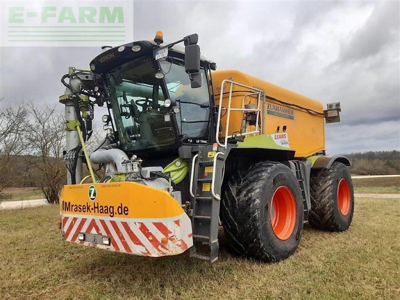 CLAAS xerion 4000 saddle trac SADDLE TRAC - Self-propelled sprayer: picture 1 CLAAS xerion 4000 saddle trac SADDLE TRAC - Self-propelled sprayer: picture 1