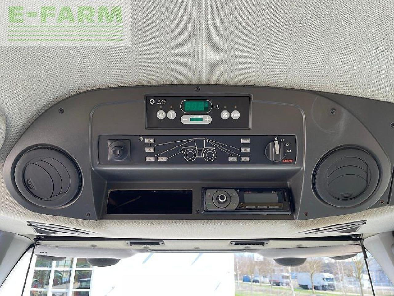 CLAAS xerion 4000 saddle trac zunhammer 16 m³ kundendienst und tüv neu SADDLE TRAC - Farm tractor: picture 4 CLAAS xerion 4000 saddle trac zunhammer 16 m³ kundendienst und tüv neu SADDLE TRAC - Farm tractor: picture 4