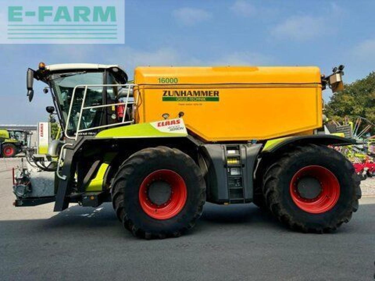 CLAAS xerion 4000 saddle trac, zunhammer acx 16 cbm SADDLE TRAC - Farm tractor: picture 2 CLAAS xerion 4000 saddle trac, zunhammer acx 16 cbm SADDLE TRAC - Farm tractor: picture 2