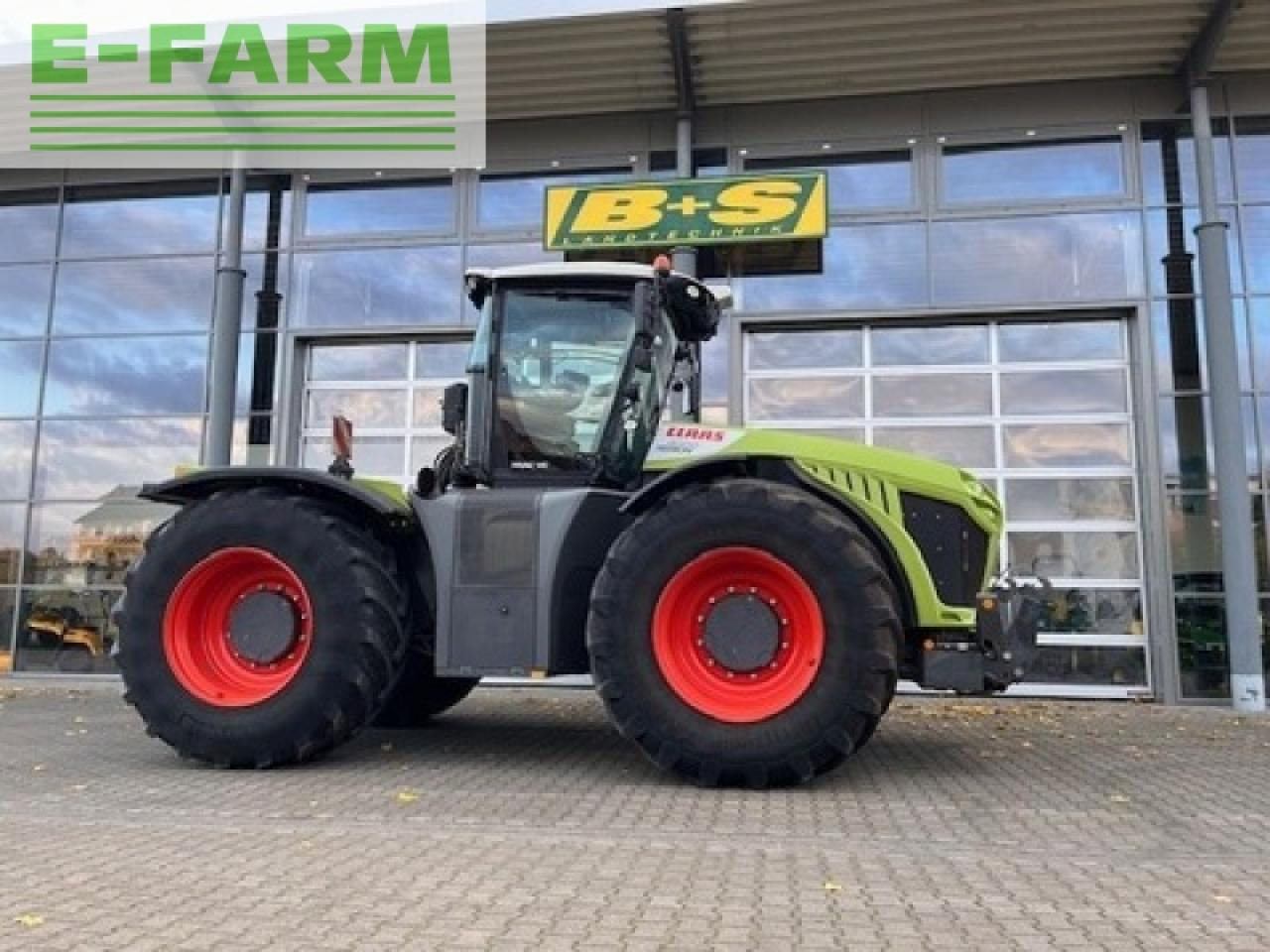 CLAAS xerion 4000 trac vc TRAC VC - Farm tractor: picture 1 CLAAS xerion 4000 trac vc TRAC VC - Farm tractor: picture 1