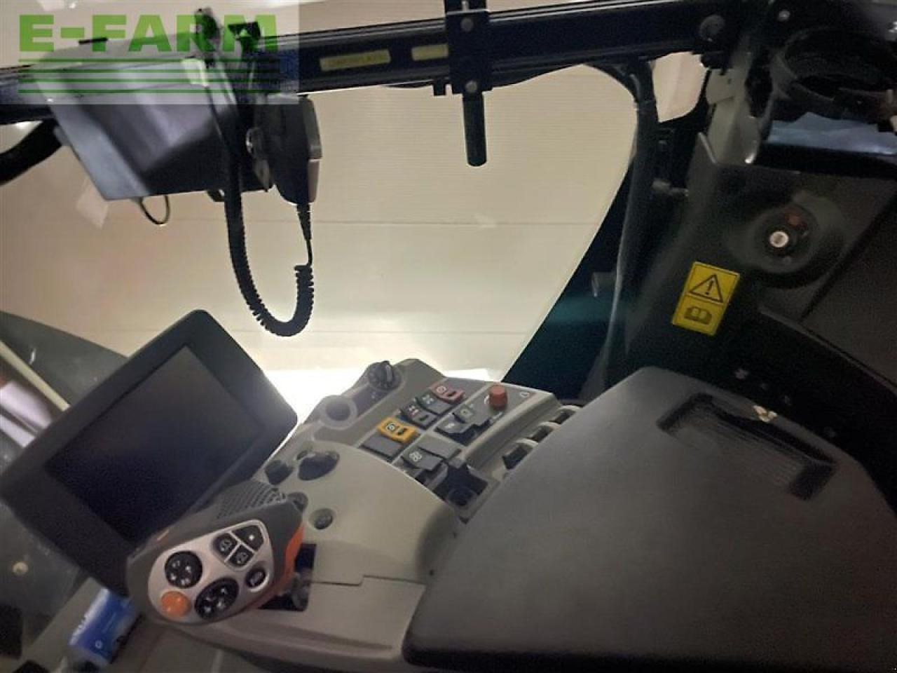 Farm tractor CLAAS xerion 4000 trac vc TRAC VC: picture 7