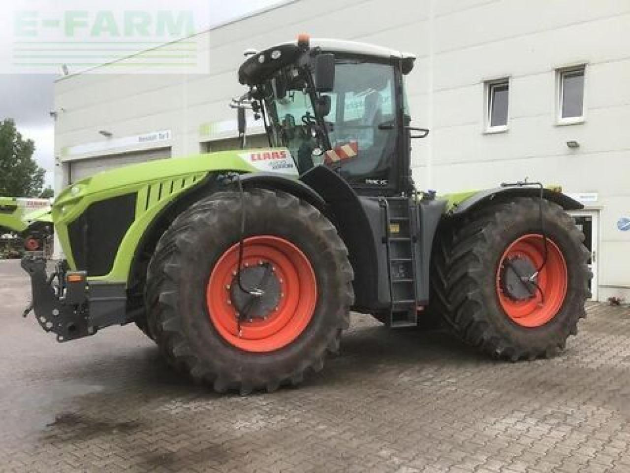 CLAAS xerion 4200 trac vc TRAC VC - Farm tractor: picture 1 CLAAS xerion 4200 trac vc TRAC VC - Farm tractor: picture 1