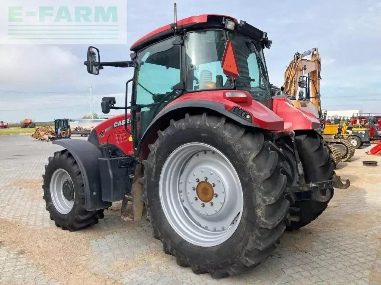 Case-IH farmall 115 u pro Pro - Farm tractor: picture 3 Case-IH farmall 115 u pro Pro - Farm tractor: picture 3