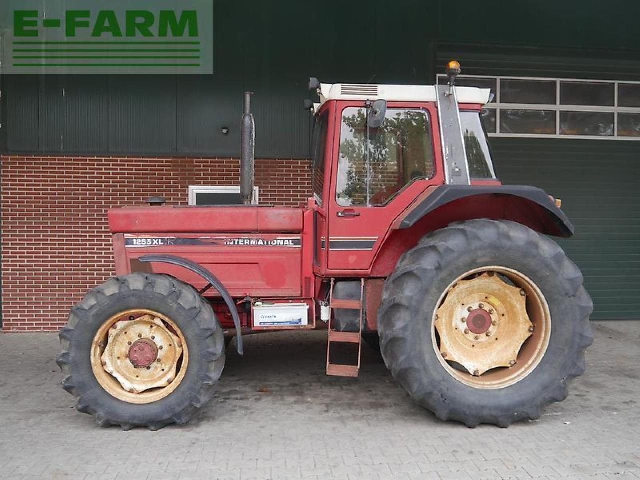 Case-IH ihc 1255 xl nur 5390 std. - Farm tractor: picture 5 Case-IH ihc 1255 xl nur 5390 std. - Farm tractor: picture 5