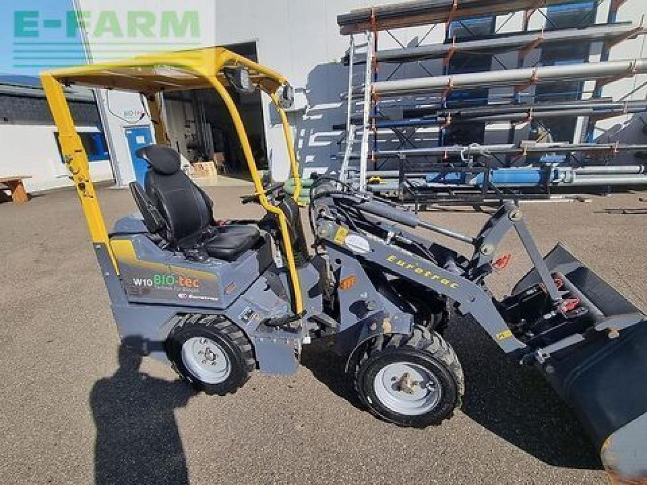 Eurotrac w 10 gebrauchter hoflader mit anbauwerkzeugen - Mini excavator: picture 5 Eurotrac w 10 gebrauchter hoflader mit anbauwerkzeugen - Mini excavator: picture 5
