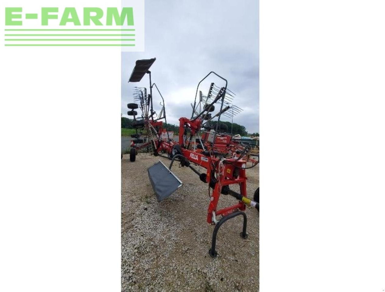 Fella 1452 - Tedder/ Rake: picture 1 Fella 1452 - Tedder/ Rake: picture 1
