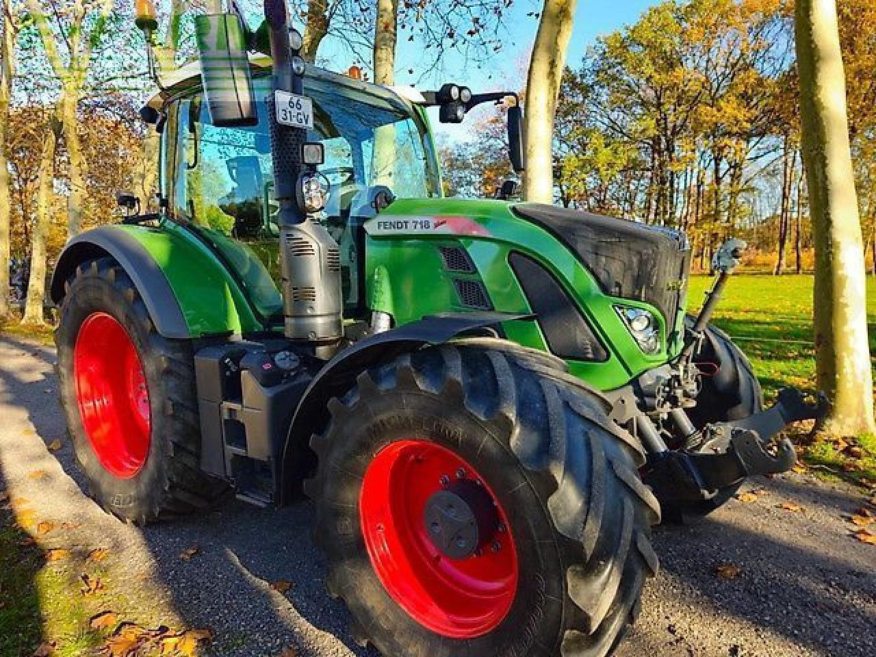 Fendt 718 s4 profi version mit 2 bremspedalen ( 716 720 722 724 ) - Farm tractor: picture 1 Fendt 718 s4 profi version mit 2 bremspedalen ( 716 720 722 724 ) - Farm tractor: picture 1