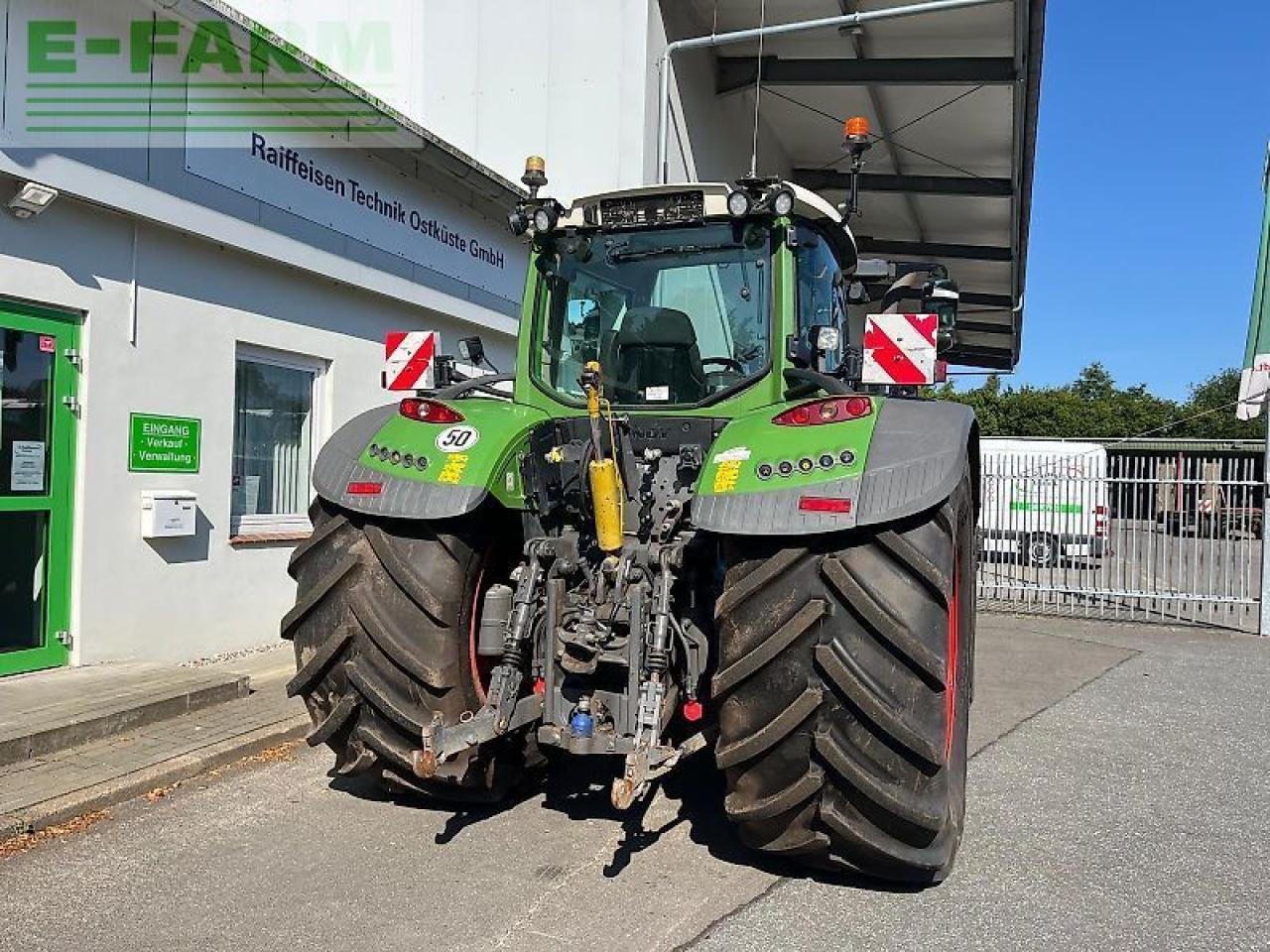 Fendt 724 s4 profiplus - Farm tractor: picture 3 Fendt 724 s4 profiplus - Farm tractor: picture 3