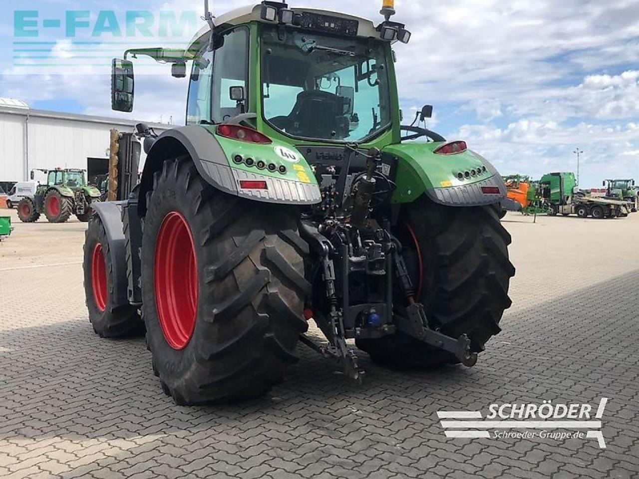 Fendt 724 vario s4 profi plus ProfiPlus - Farm tractor: picture 3 Fendt 724 vario s4 profi plus ProfiPlus - Farm tractor: picture 3