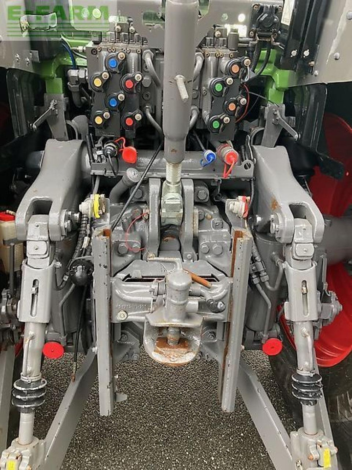 Fendt 824 s4 profiplus - Farm tractor: picture 5 Fendt 824 s4 profiplus - Farm tractor: picture 5