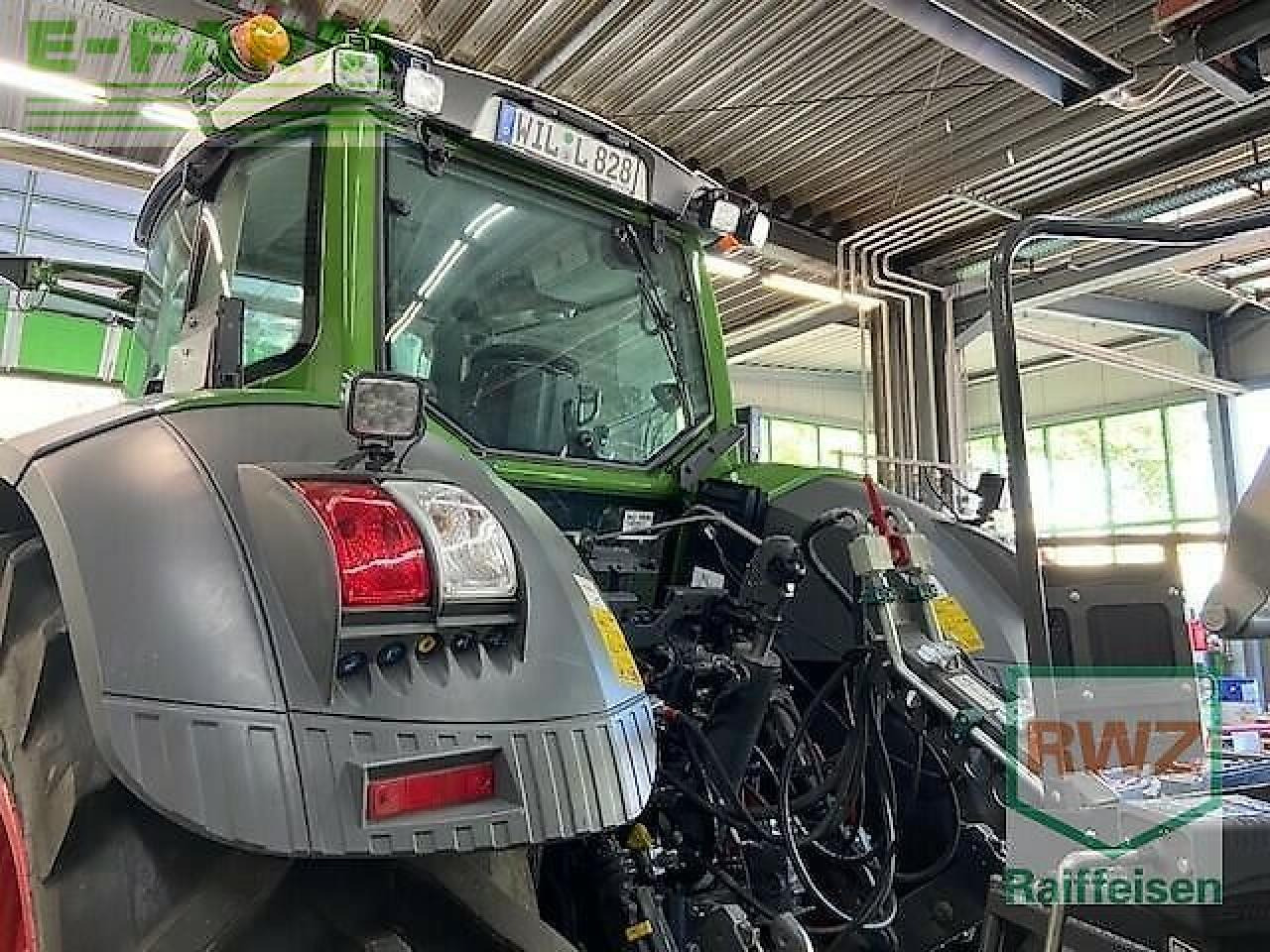 Fendt 828 vario s4 - Farm tractor: picture 3 Fendt 828 vario s4 - Farm tractor: picture 3