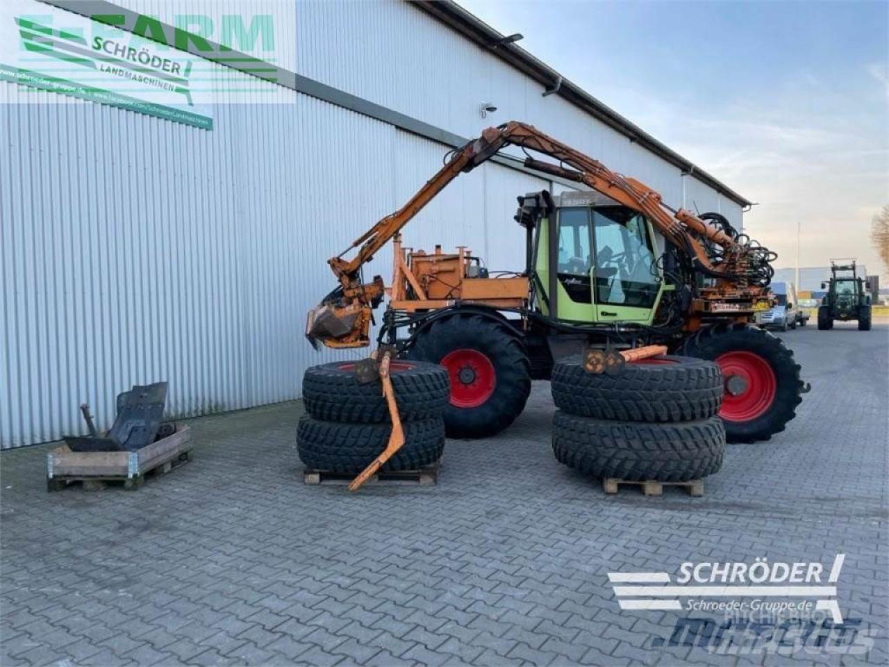 Fendt xylon 524 - Farm tractor: picture 2 Fendt xylon 524 - Farm tractor: picture 2