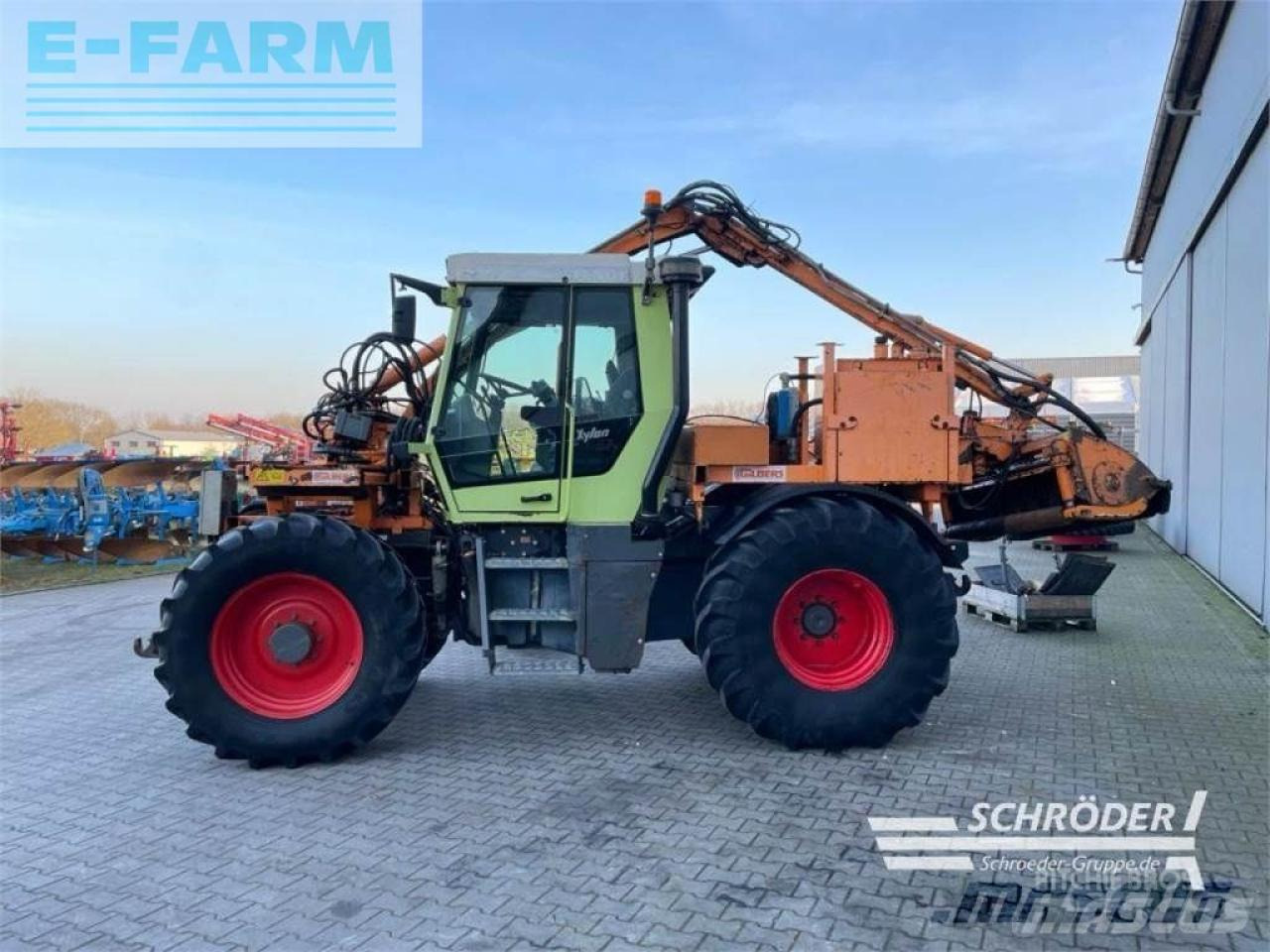 Fendt xylon 524 - Farm tractor: picture 4 Fendt xylon 524 - Farm tractor: picture 4