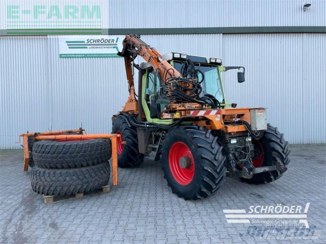 Fendt xylon 524 - Farm tractor: picture 1 Fendt xylon 524 - Farm tractor: picture 1