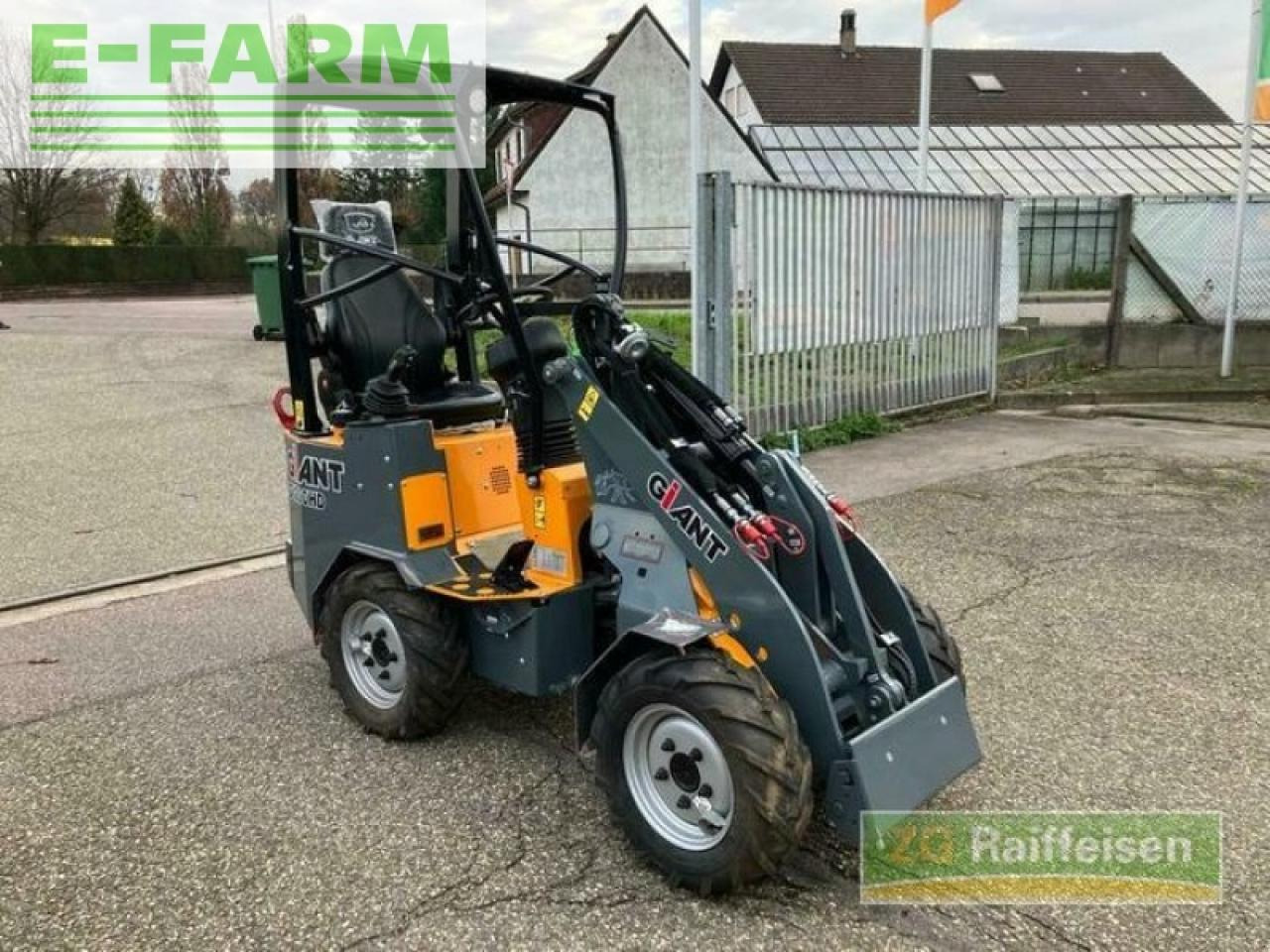 Giant g1200 - Mini excavator: picture 4 Giant g1200 - Mini excavator: picture 4