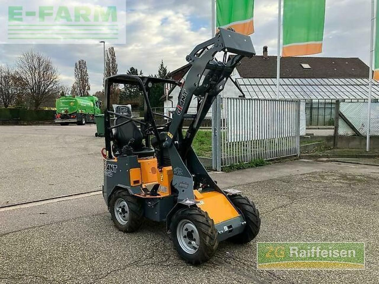 Giant g1200 - Mini excavator: picture 1 Giant g1200 - Mini excavator: picture 1