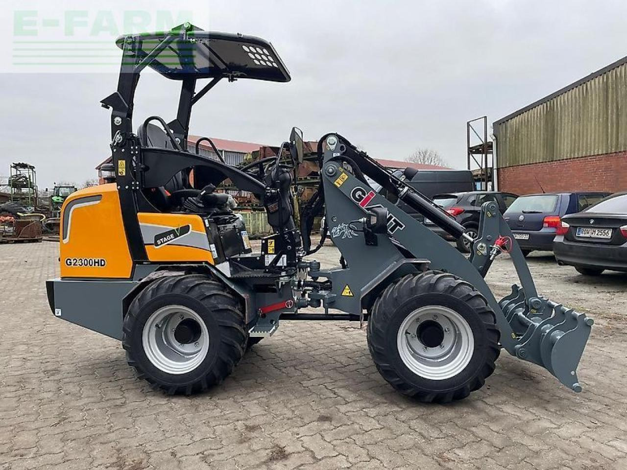 Giant g2300 hd - Mini excavator: picture 2 Giant g2300 hd - Mini excavator: picture 2