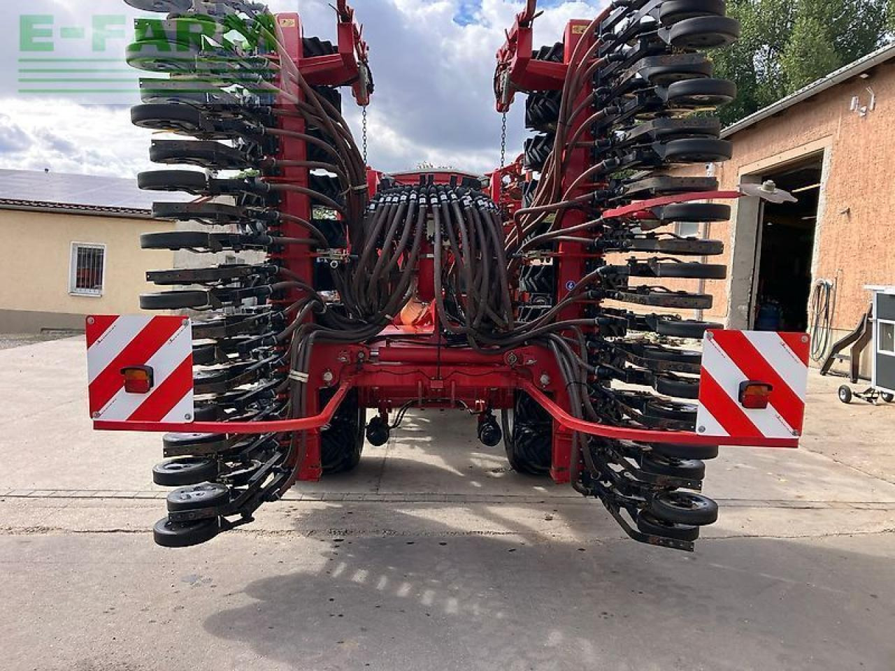 Horsch pronto 6 as *mit saatflusskontrolle* - Seed drill: picture 5 Horsch pronto 6 as *mit saatflusskontrolle* - Seed drill: picture 5