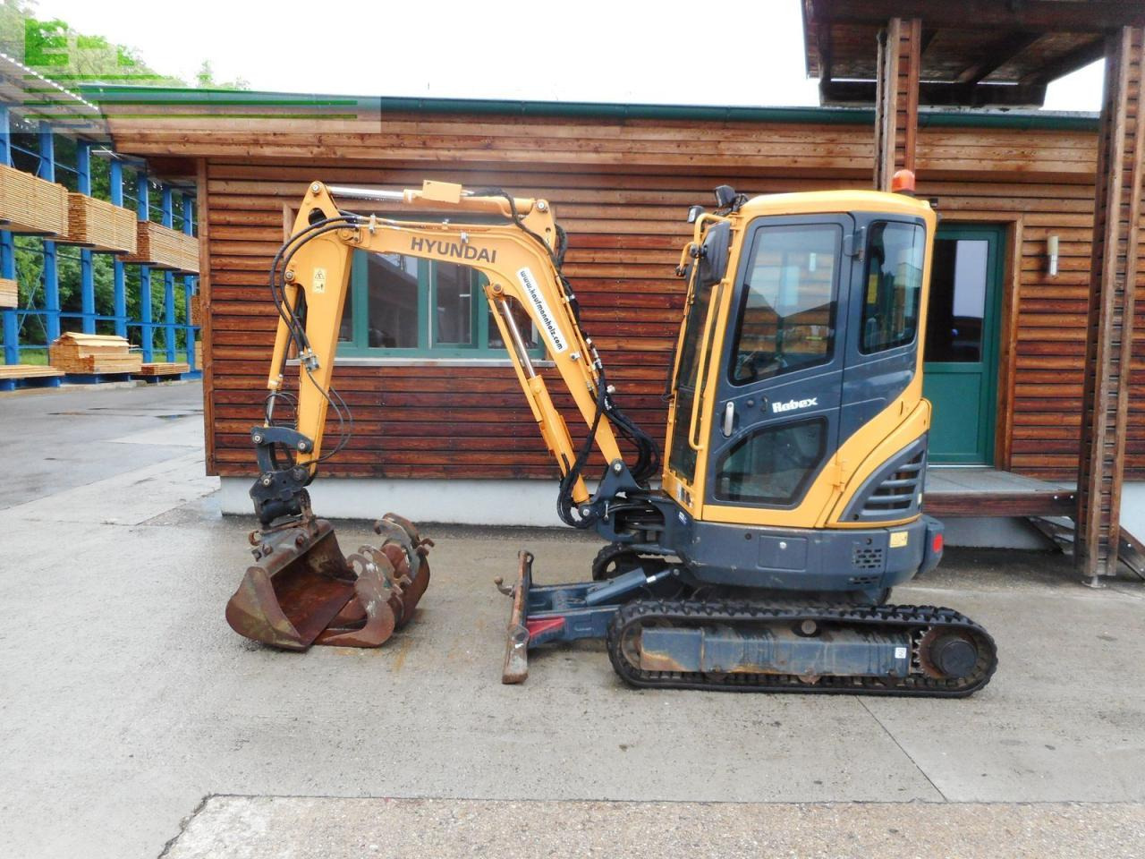 Hyundai robex 25 z-9ak ( 2.710kg ) powertilt + hydr. sch - Mini excavator: picture 1 Hyundai robex 25 z-9ak ( 2.710kg ) powertilt + hydr. sch - Mini excavator: picture 1