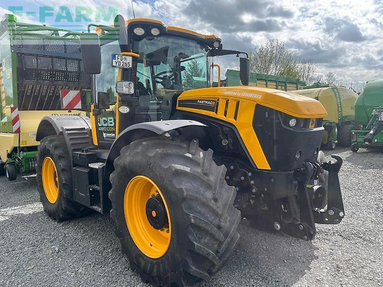 JCB 4220 fastrac icon - Farm tractor: picture 2 JCB 4220 fastrac icon - Farm tractor: picture 2