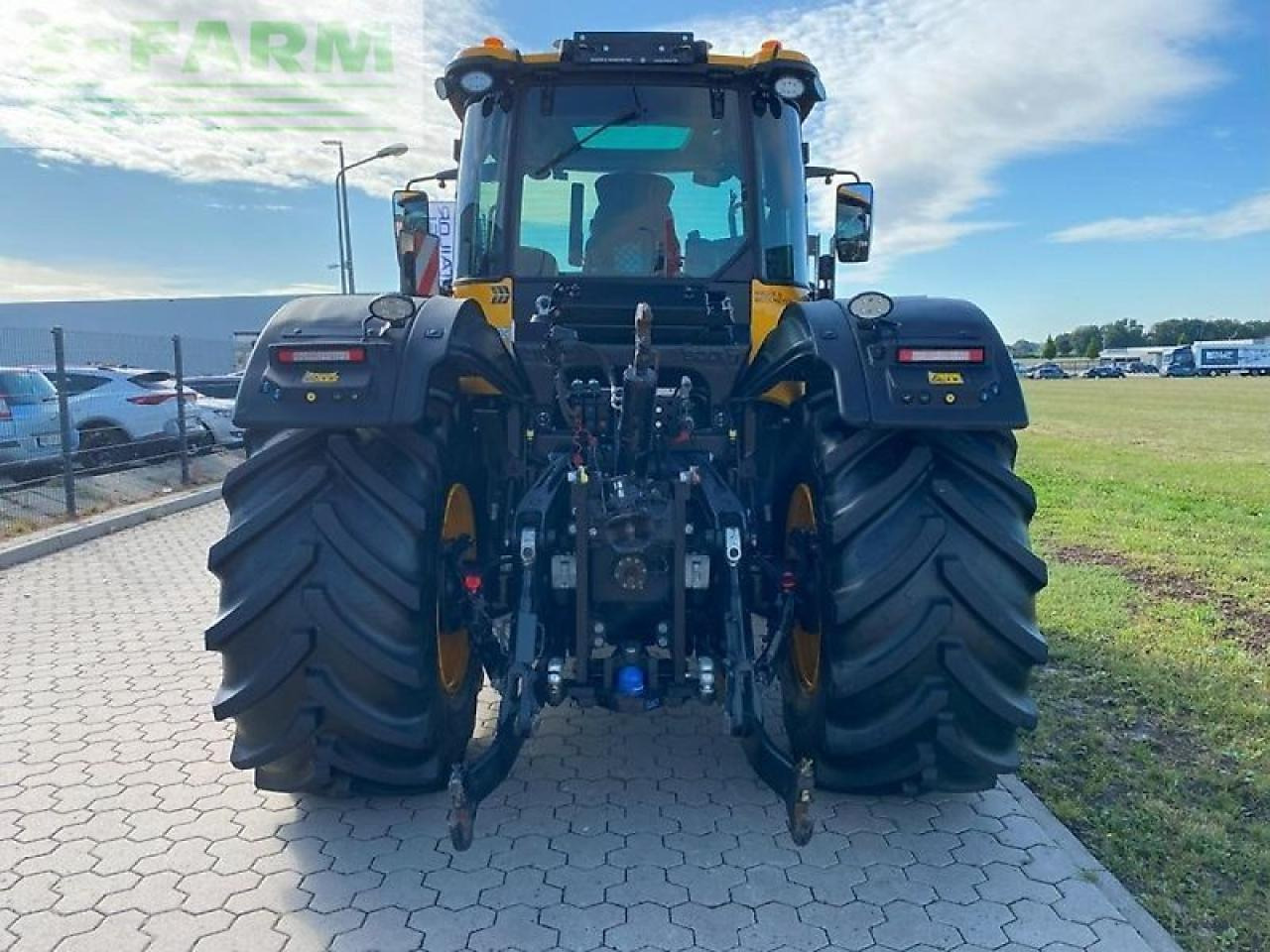 JCB 4220 icon - Farm tractor: picture 5 JCB 4220 icon - Farm tractor: picture 5