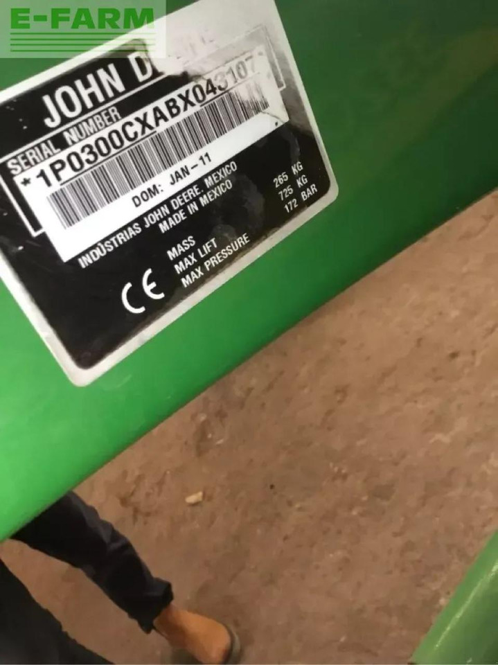 John Deere 3320 my11 - Farm tractor: picture 4 John Deere 3320 my11 - Farm tractor: picture 4