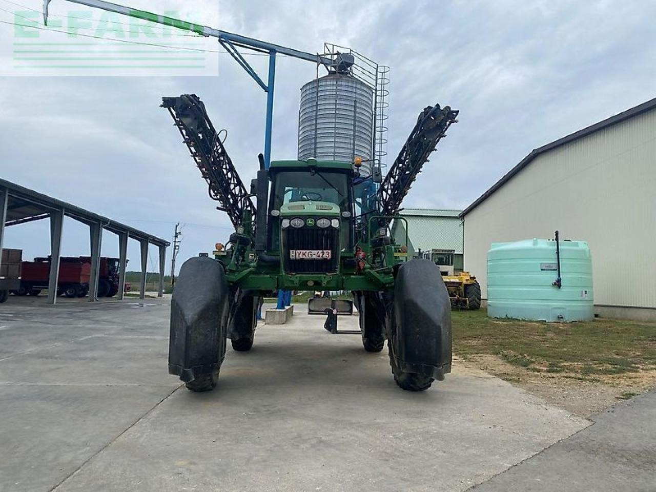 John Deere 4720 - Trailed sprayer: picture 2 John Deere 4720 - Trailed sprayer: picture 2