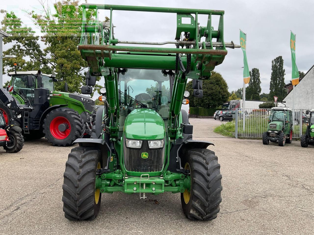 John Deere 5090R - Farm tractor: picture 2 John Deere 5090R - Farm tractor: picture 2