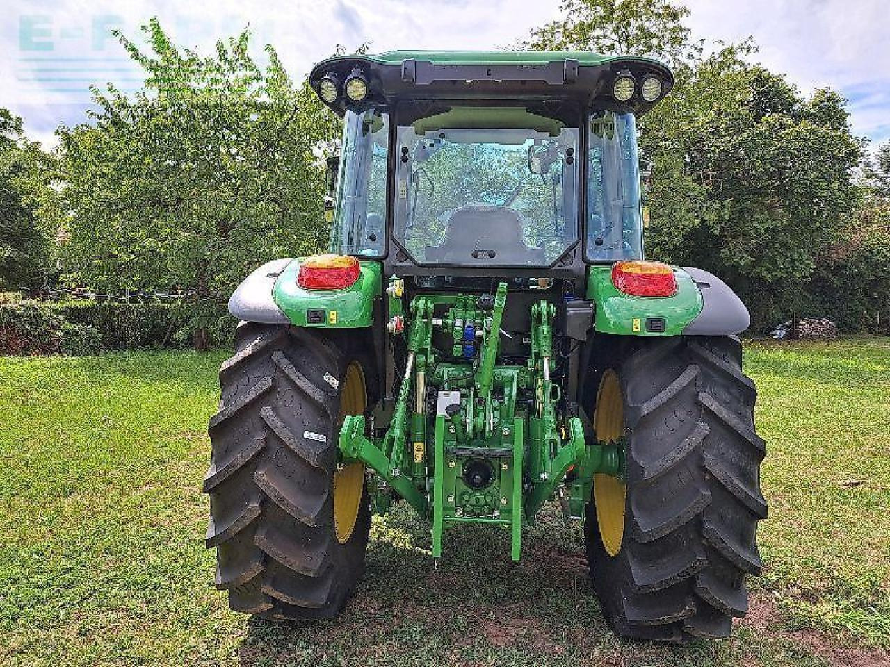 John Deere 5100m - Farm tractor: picture 4 John Deere 5100m - Farm tractor: picture 4