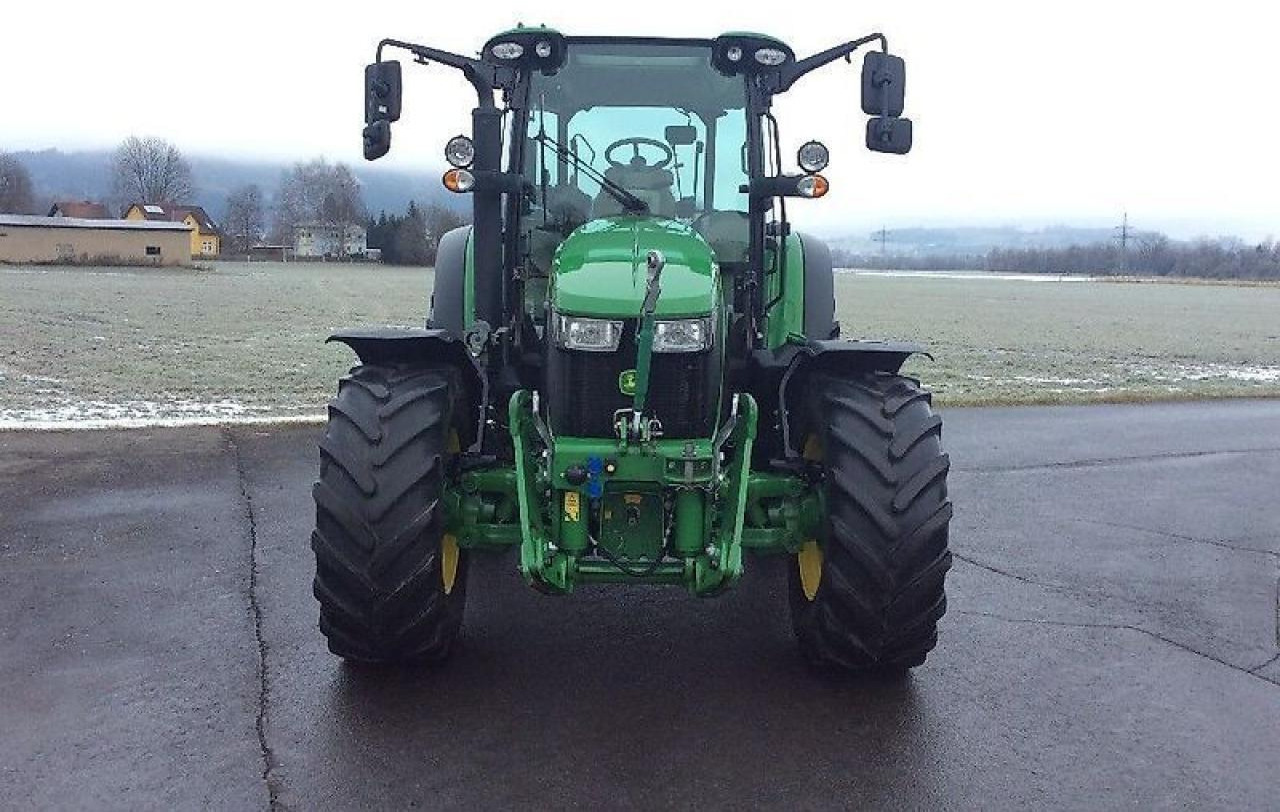 John Deere 5125 r - Farm tractor: picture 2 John Deere 5125 r - Farm tractor: picture 2