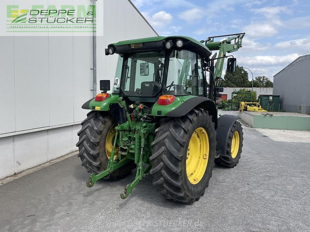 John Deere 5820 - Farm tractor: picture 2 John Deere 5820 - Farm tractor: picture 2