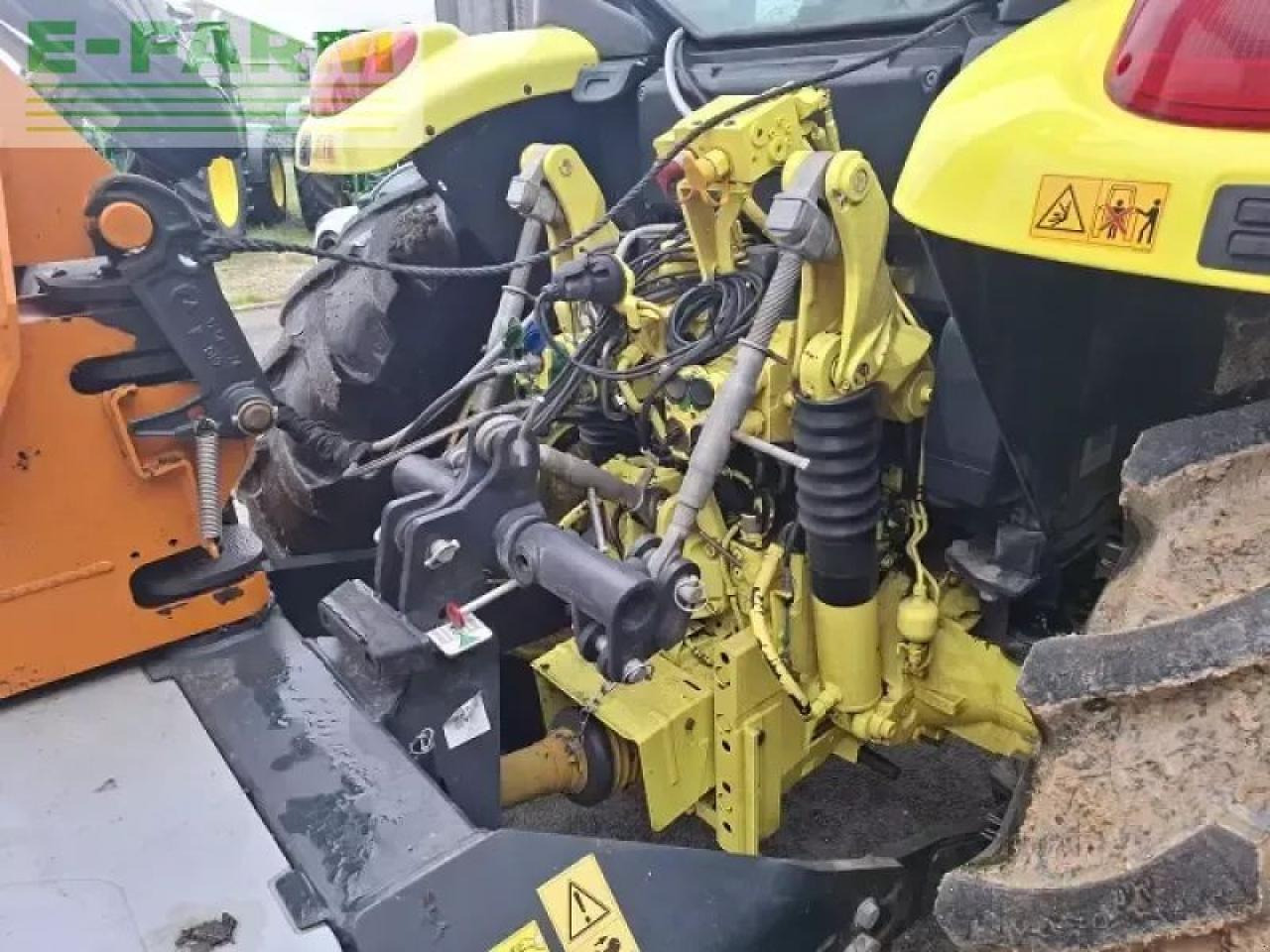 Farm tractor John Deere 6100m: picture 10