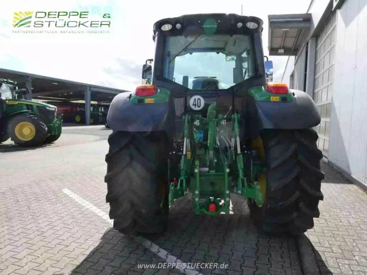 John Deere 6120m - Farm tractor: picture 4 John Deere 6120m - Farm tractor: picture 4