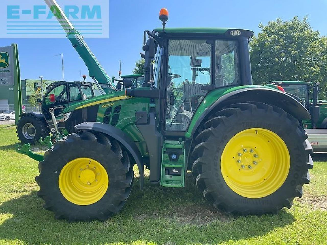 John Deere 6120m - Farm tractor: picture 4 John Deere 6120m - Farm tractor: picture 4
