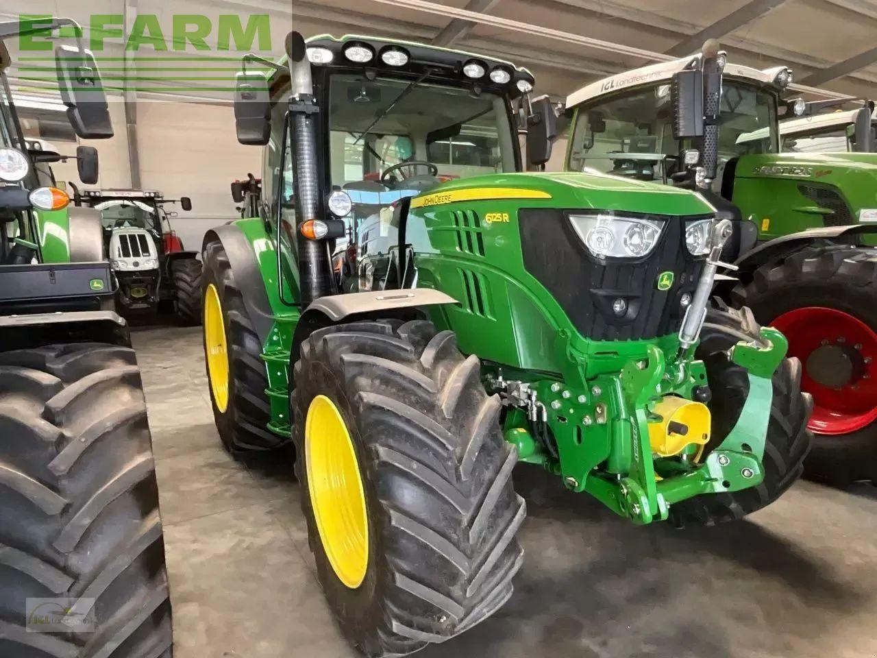 John Deere 6125 r - Farm tractor: picture 1 John Deere 6125 r - Farm tractor: picture 1