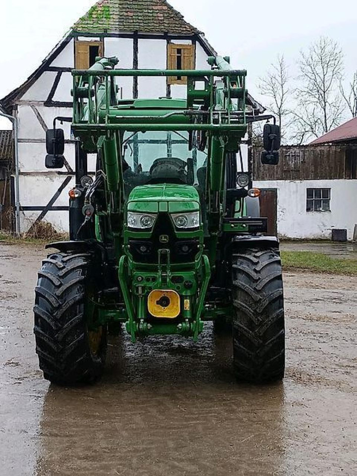 John Deere 6130r - Farm tractor: picture 3 John Deere 6130r - Farm tractor: picture 3
