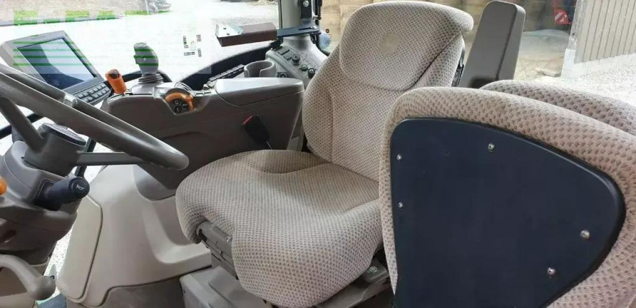 John Deere 6145r - Farm tractor: picture 2 John Deere 6145r - Farm tractor: picture 2