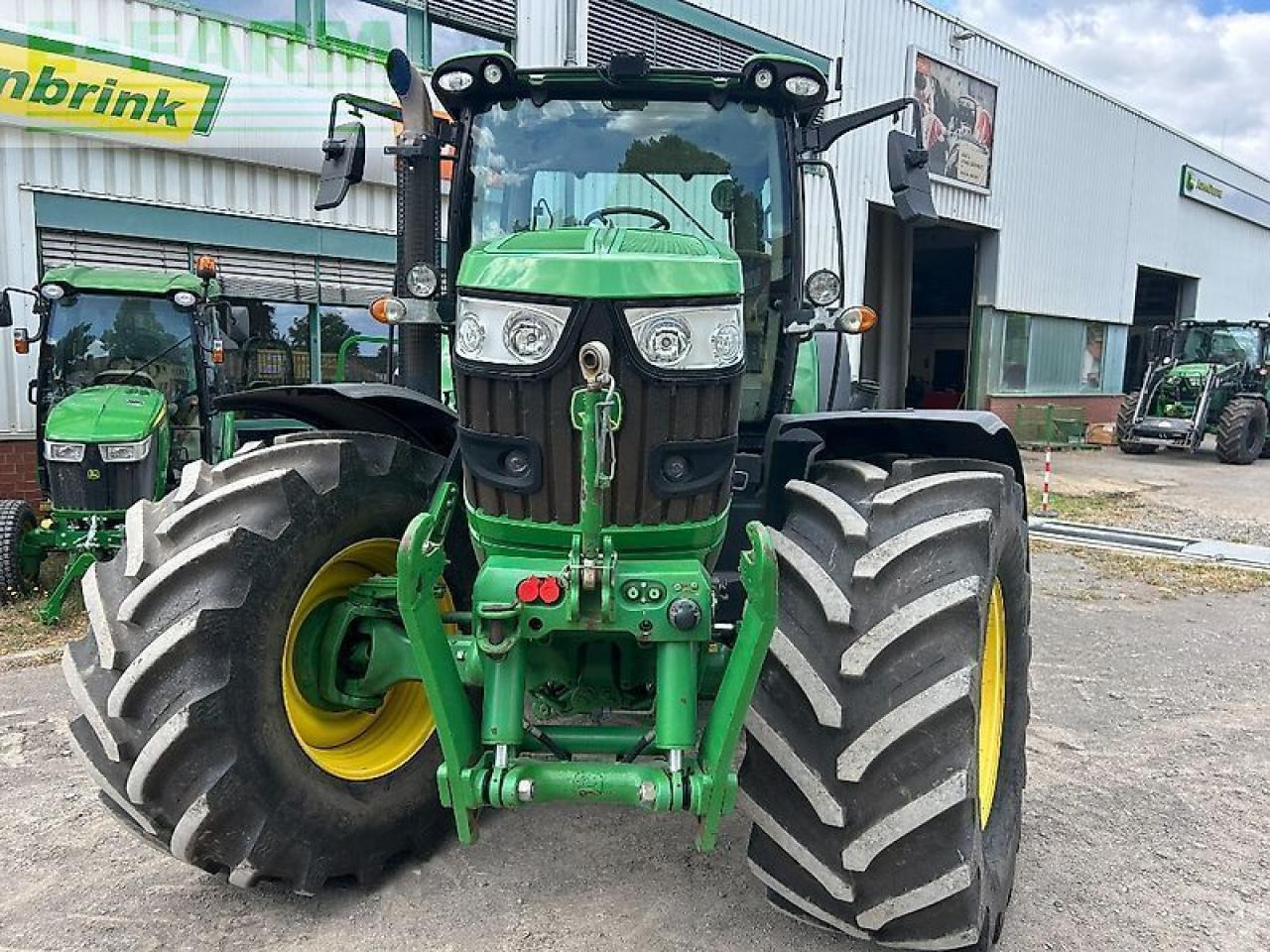 John Deere 6150r - Farm tractor: picture 2 John Deere 6150r - Farm tractor: picture 2