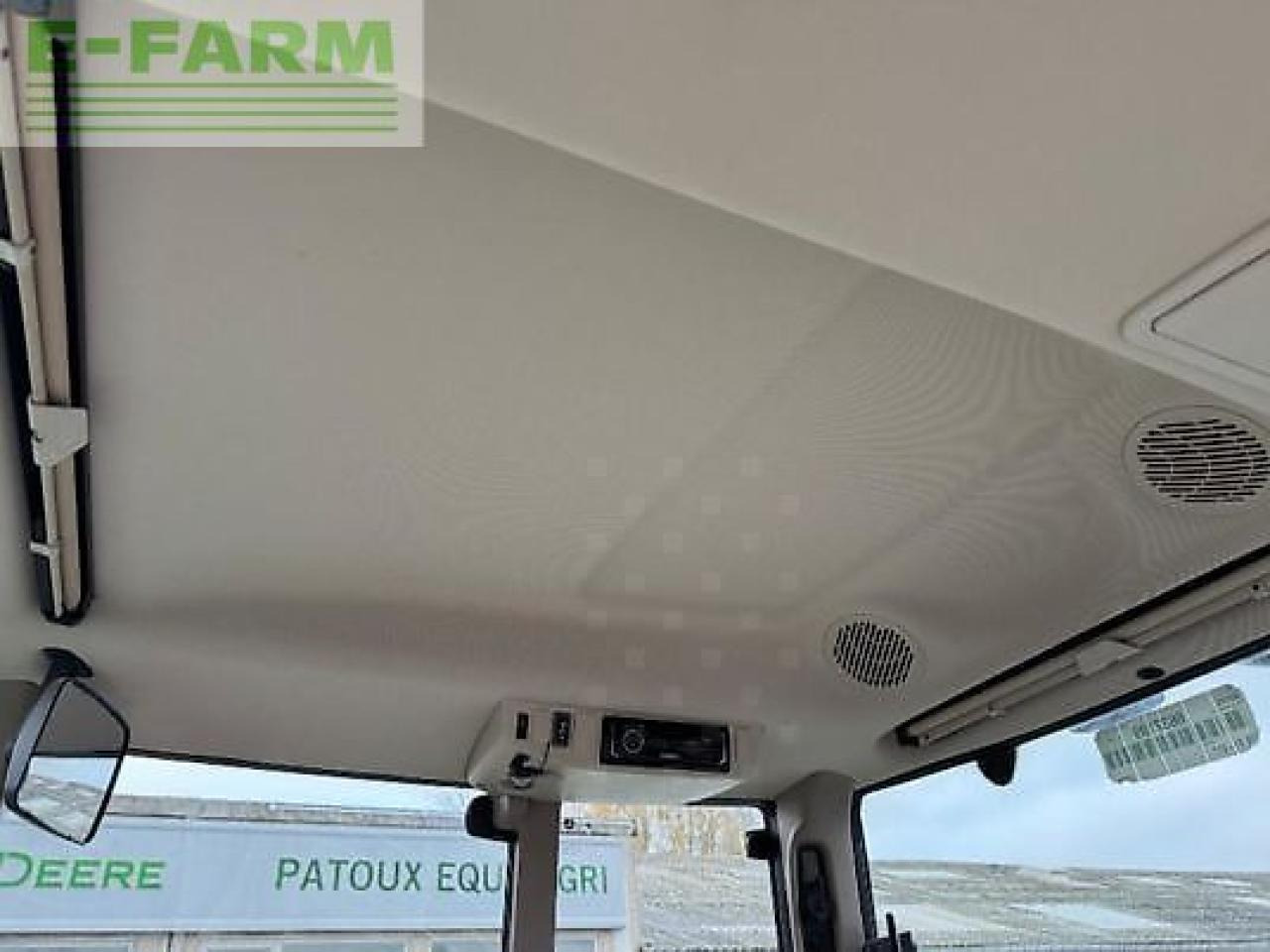 Farm tractor John Deere 6155m: picture 9