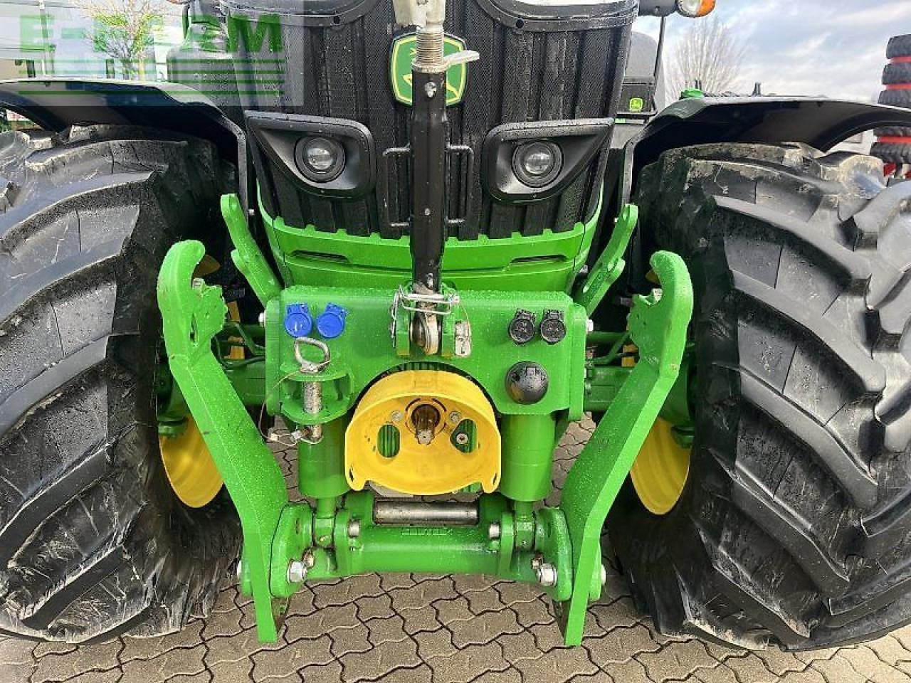 John Deere 6155r - Farm tractor: picture 5 John Deere 6155r - Farm tractor: picture 5