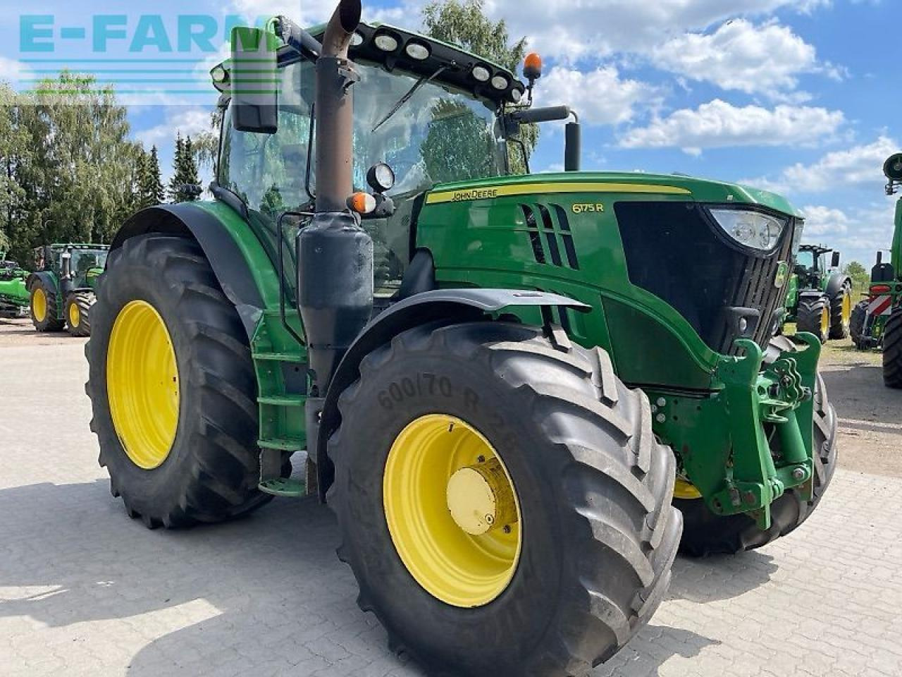 Farm tractor John Deere 6175 r: picture 9