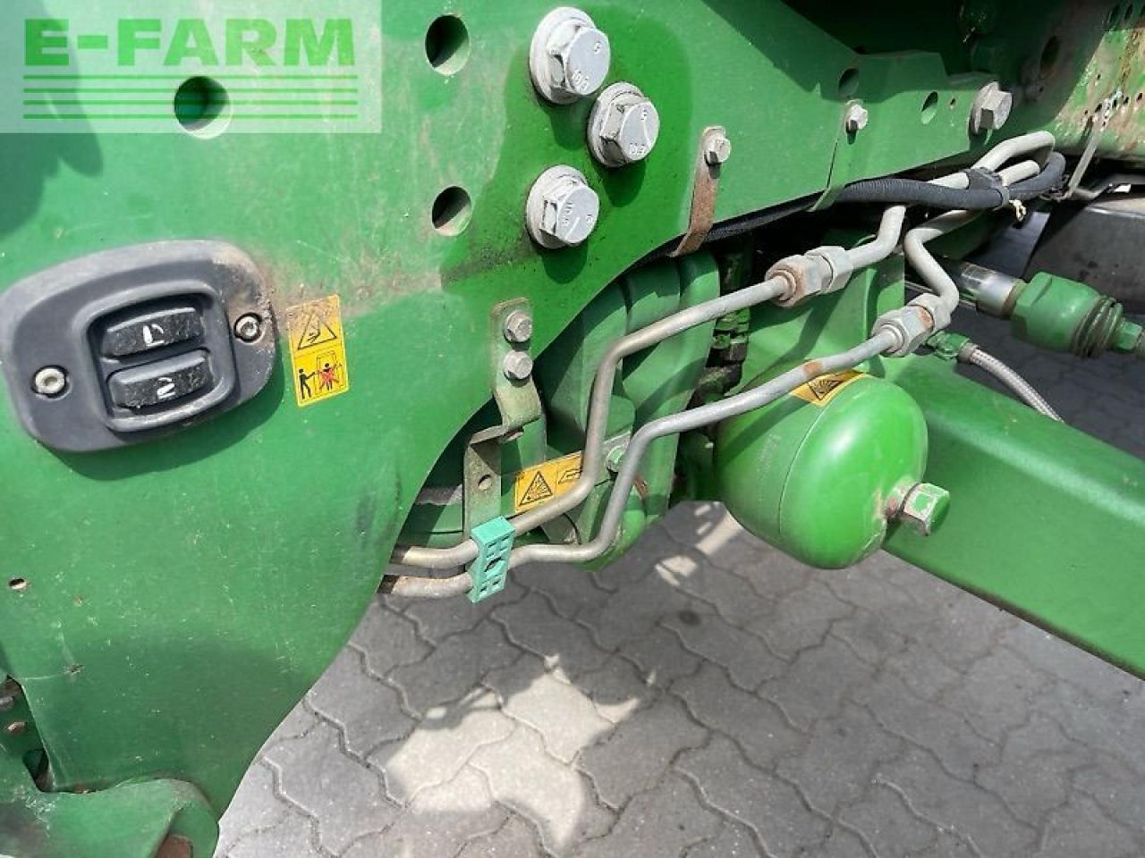 Farm tractor John Deere 6175 r: picture 11
