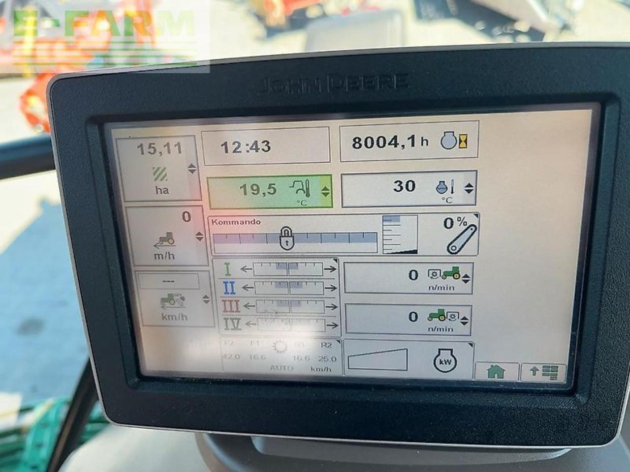 Farm tractor John Deere 6190r: picture 12