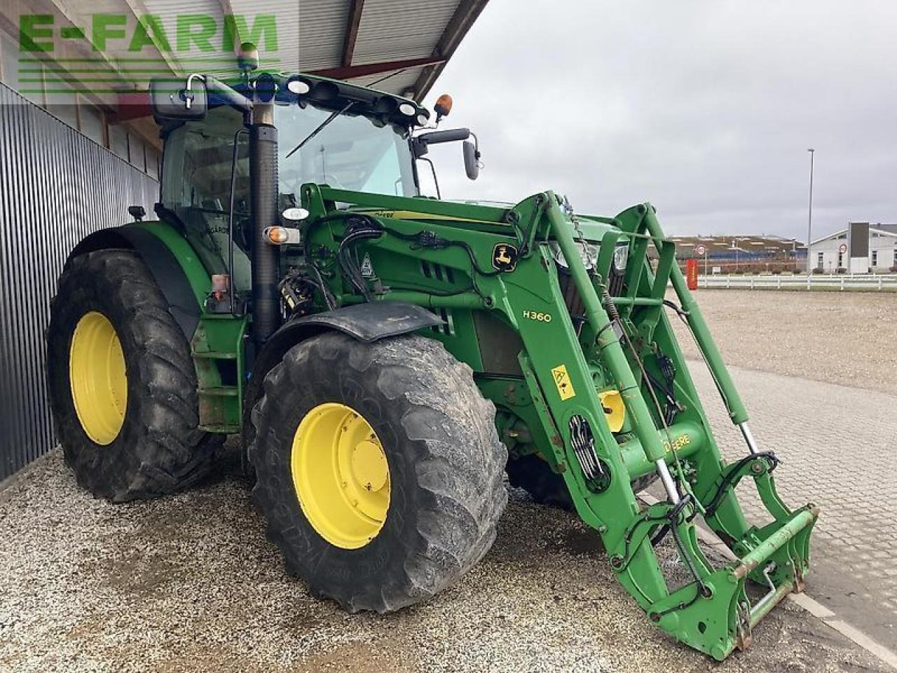 John Deere 6210r - Farm tractor: picture 4 John Deere 6210r - Farm tractor: picture 4