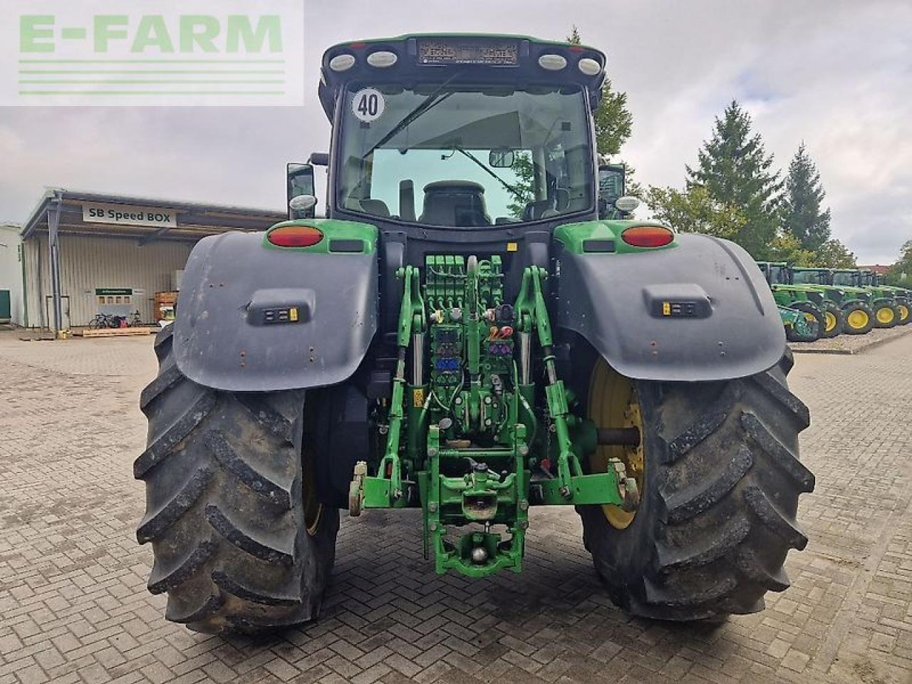 John Deere 6215r - Farm tractor: picture 4 John Deere 6215r - Farm tractor: picture 4