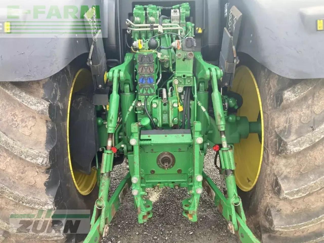 John Deere 6215r - Farm tractor: picture 5 John Deere 6215r - Farm tractor: picture 5