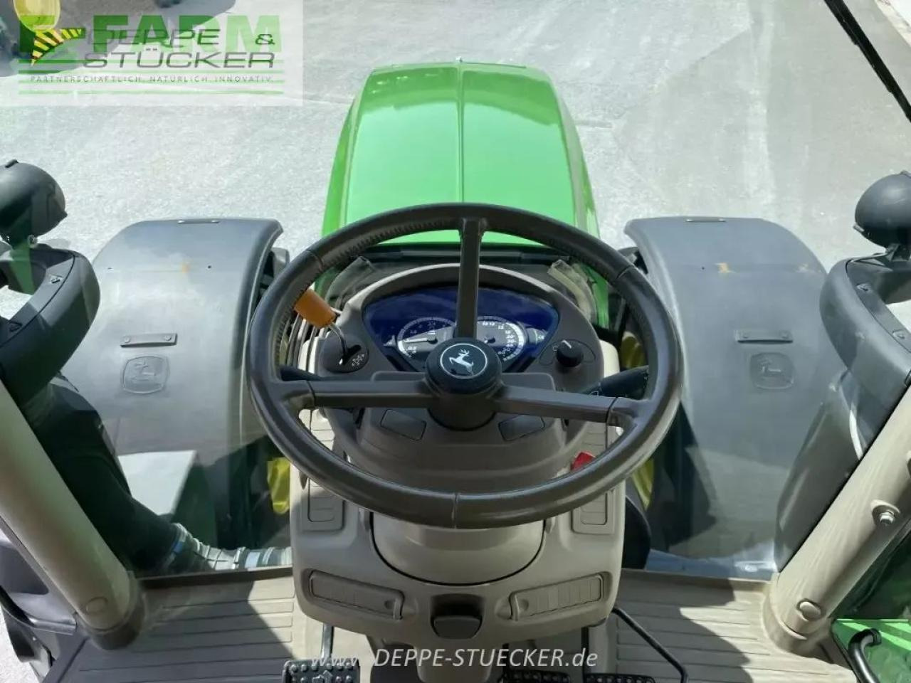 Farm tractor John Deere 6230r: picture 6